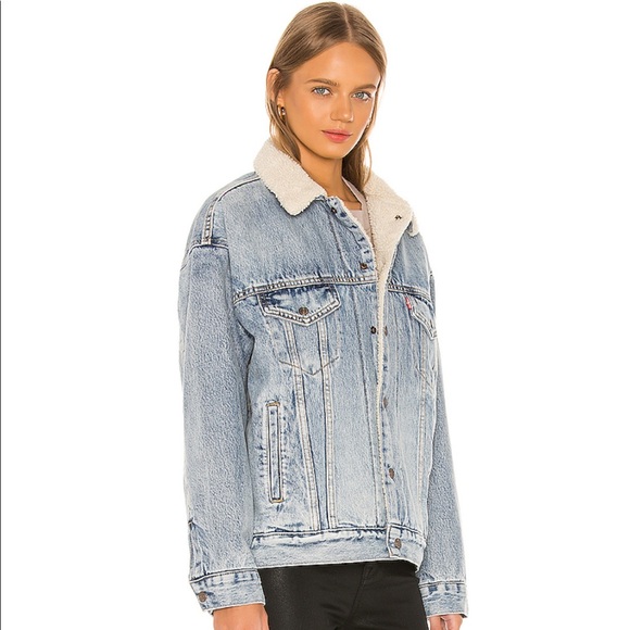 LEVI’S Dad Sherpa Trucker in Warm Daddy Mac - Picture 2 of 7